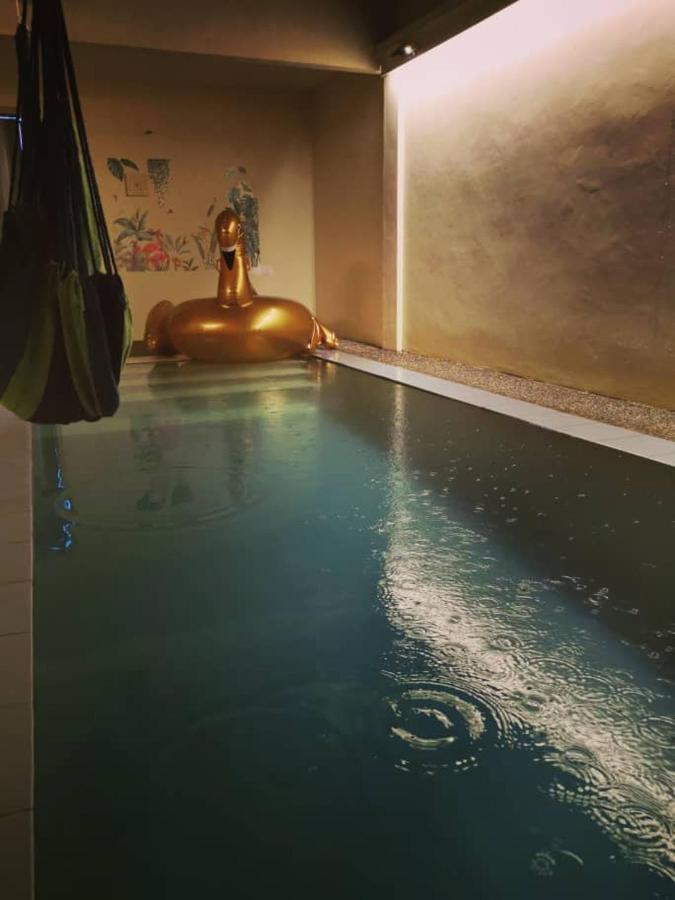 Swimming Pool Party House Apartment Batu Pahat Ngoại thất bức ảnh