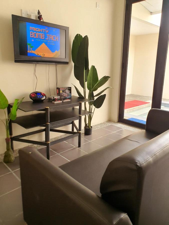 Swimming Pool Party House Apartment Batu Pahat Ngoại thất bức ảnh