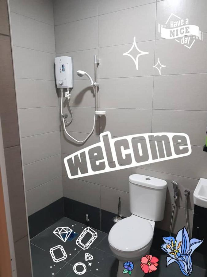 Swimming Pool Party House Apartment Batu Pahat Ngoại thất bức ảnh