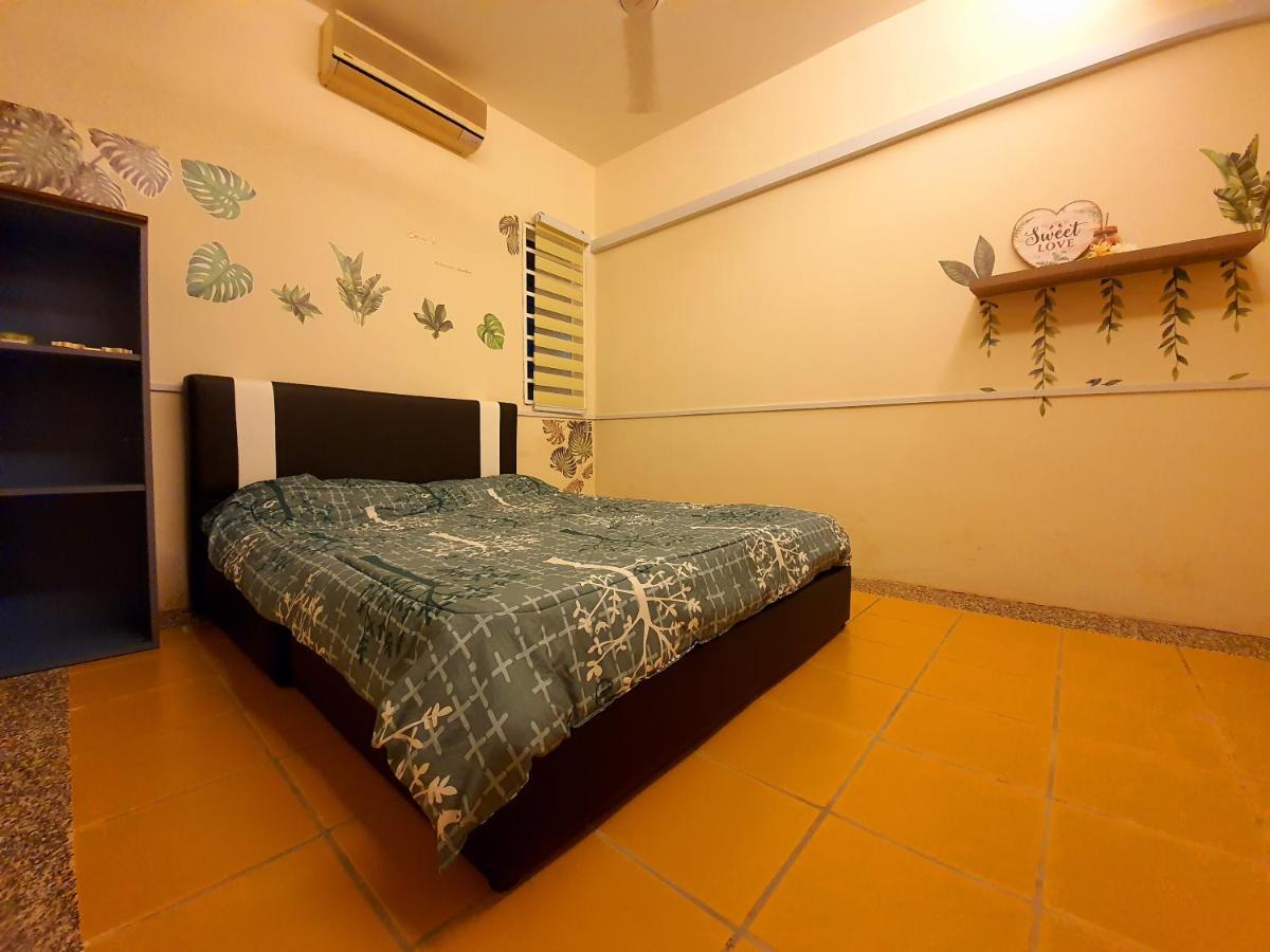 Swimming Pool Party House Apartment Batu Pahat Ngoại thất bức ảnh
